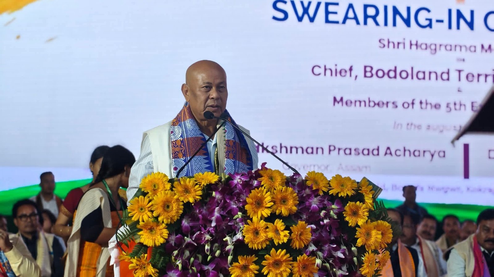 শপত লব ১২ গৰাকী কাৰ্যবাহী সদস্যই ।