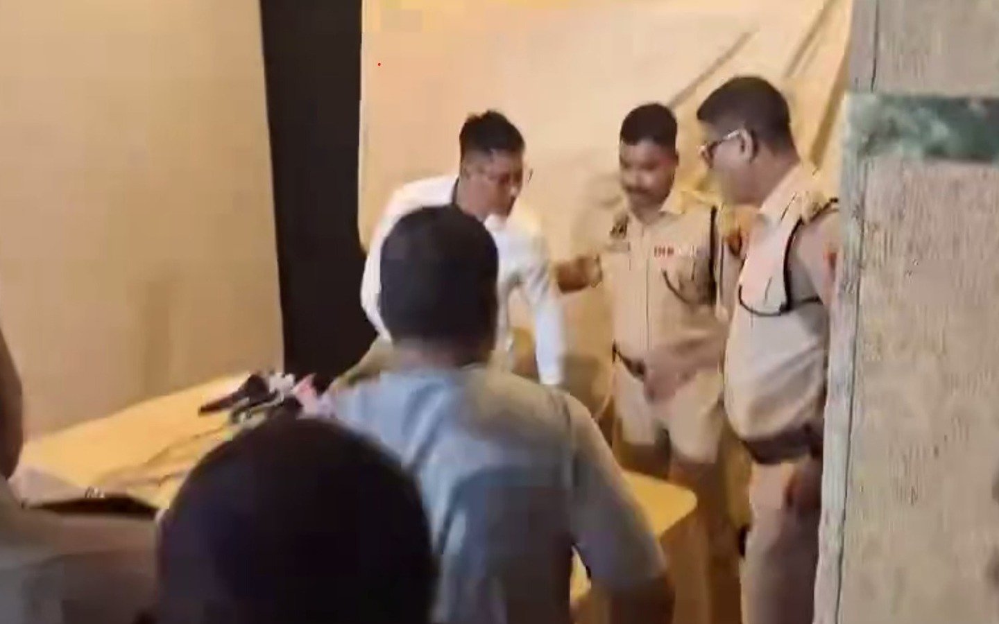 সংবাদমেলৰ মাজতে বীৰ লাচিত সেনাৰ মুখ্য সচিব ৰণ্টু পানীফুকনক আটক