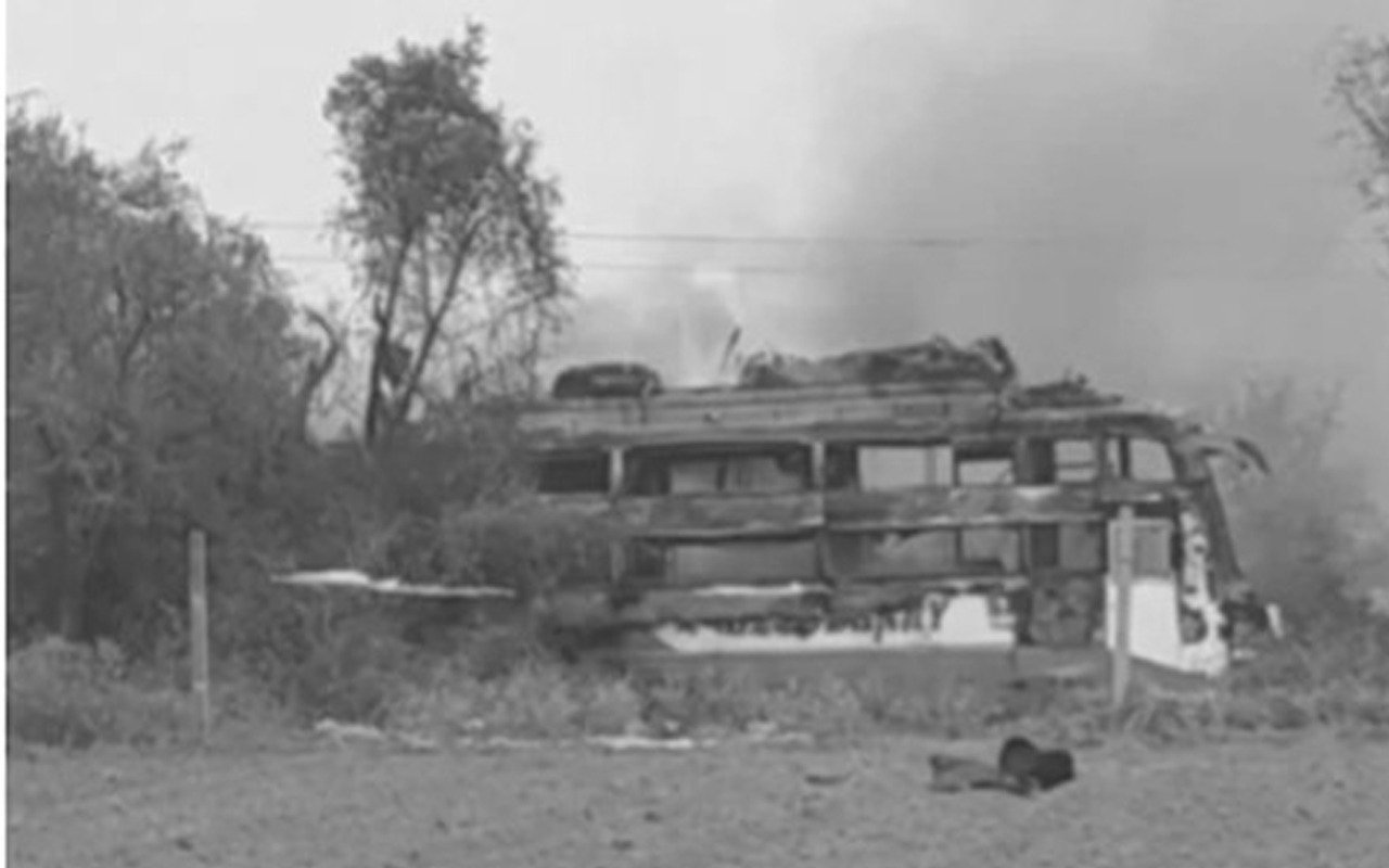 শ্ৰমিক ভৰ্তি যাত্ৰীবাহী বাছত ভয়ংকৰ অগ্নিকাণ্ড; থিতাতে নিহত ২গৰাকী শ্ৰমিক,আহত ১২গৰাকী