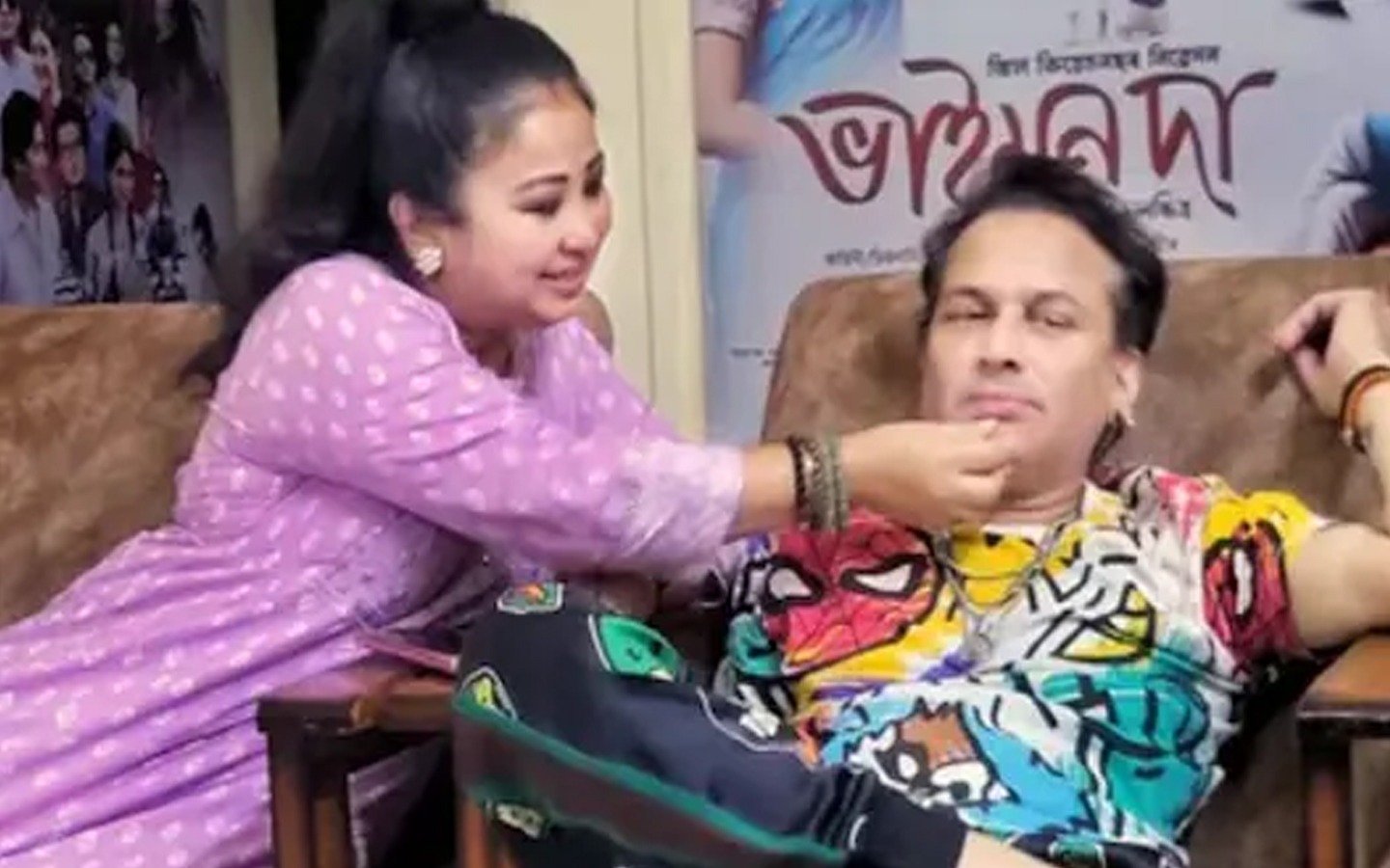 ‘‘মোৰ বাবে এয়া এক আৱেগিক মুহূৰ্ত। মই ছবিখন চাবৰ বাবে সাহস কৰিব পৰা নাই। মই কাম চলি থকাৰ সময়তো স্ক্ৰীণত ভালকৈ গান এটা চাব পৰা নাই। সম্পূৰ্ণ ছবিখন কেনেকৈ চাম”