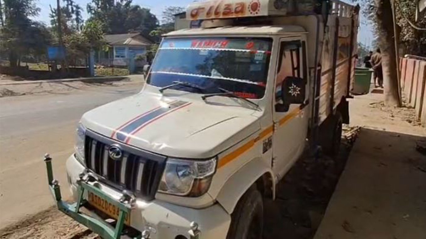 নুমলীগড়ৰ ৩৯নং ৰাষ্ট্রীয় ঘাইপথত ভয়ংকৰ পথ দুৰ্ঘটনা। ।