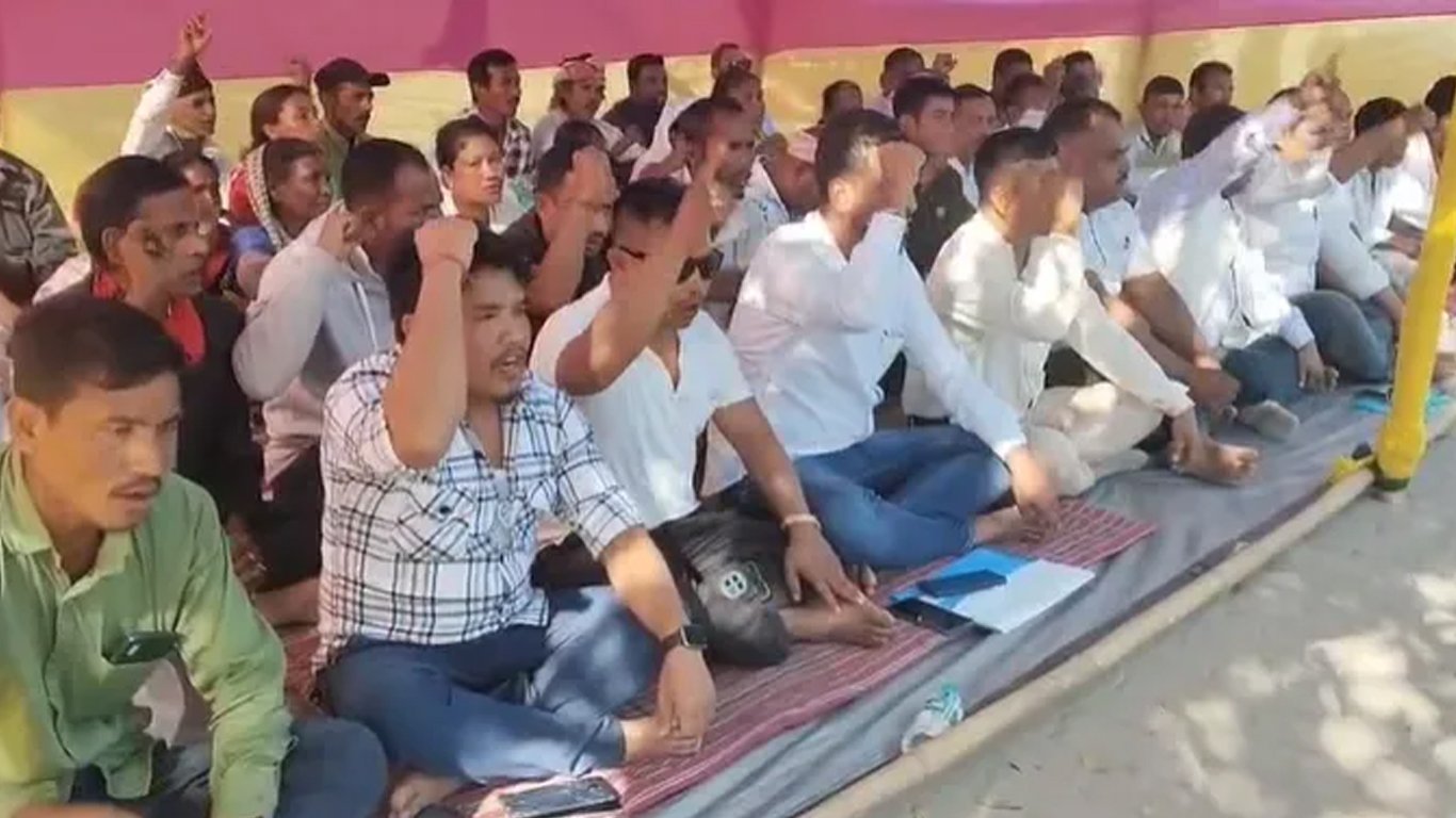 অসম জাতীয়তাবাদী যুৱ পৰিষদ ধেমাজি জিলা সমিতি আৰু ধেমাজি জিলা কৃষক মুক্তি সংগ্রাম সমিতিৰ উদ্যোগত অৱস্থান ধর্মঘট কাৰ্য্যসূচী।